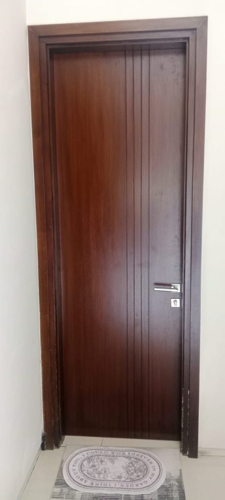 Pintu engineering wood